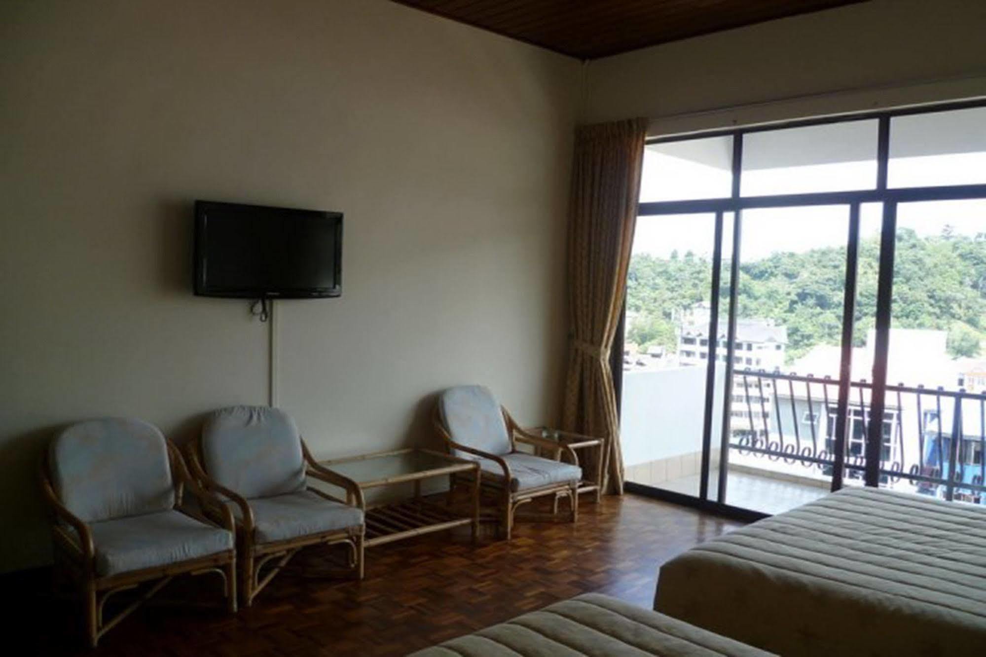 Country Lodge Resort Brinchang Exteriör bild